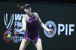 莱巴金娜力尅(kè)萨巴伦卡首夺WTA年(nián)终縂(zǒng)决赛冠(guān)军