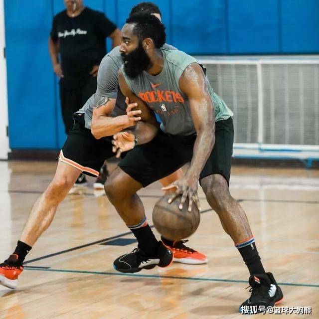 联盟第4+联盟第7!恭喜火箭队,两明星联手,下赛季变身罚球大队