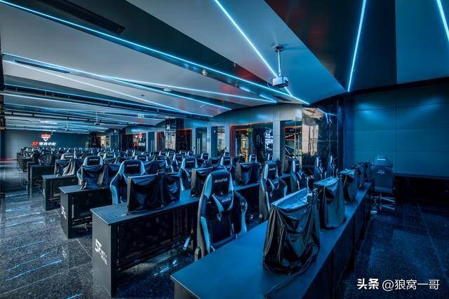 想赚大钱,可以关注电竞比赛周边产业发展,电竞选手收入直线上升