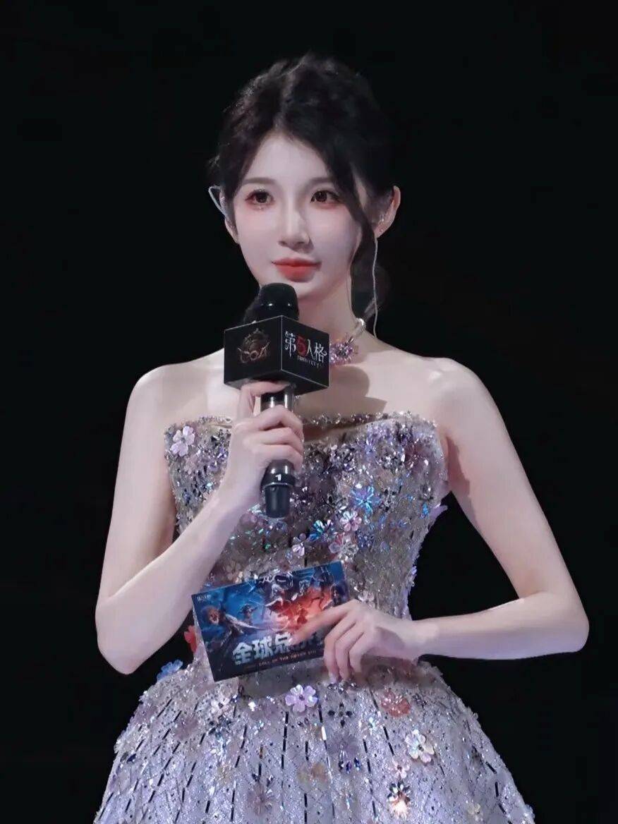 出走·131丨专访电竞主持人潇潇:流动的热望