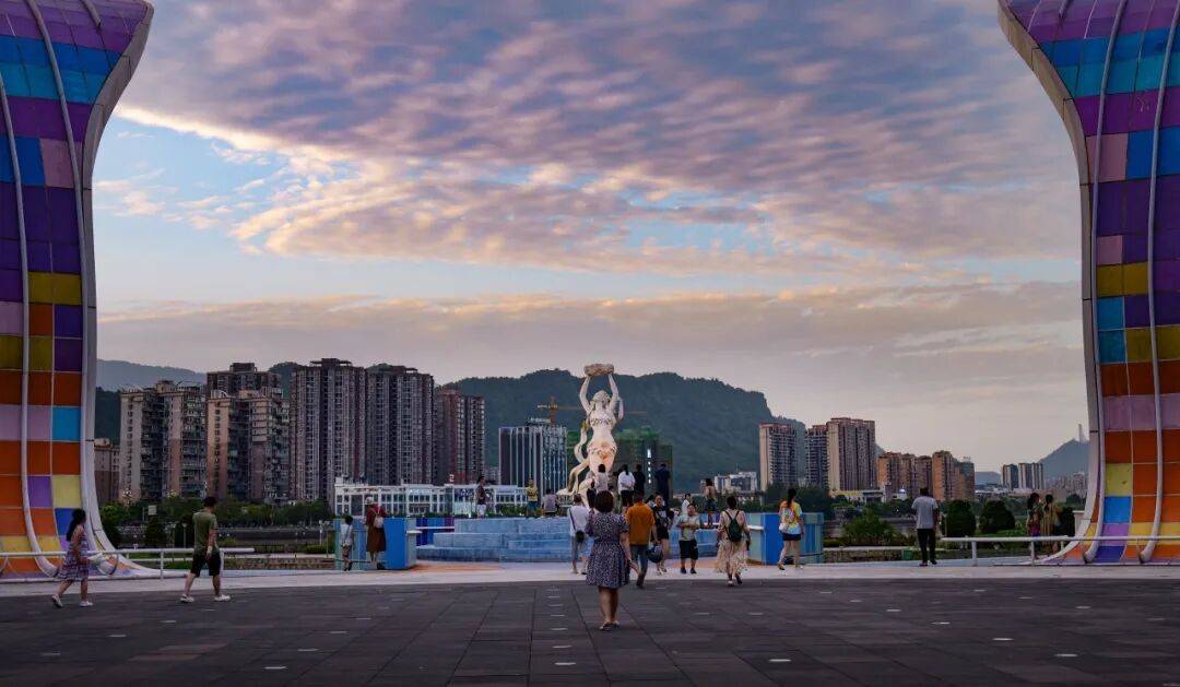 跑半马 游雨城 | “跑遍四川”总决赛为何在雨城?